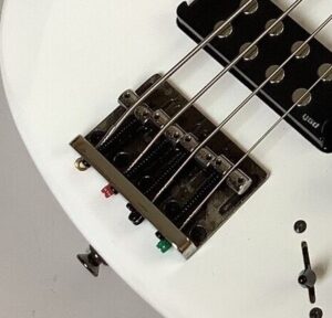 Guitar Bass Yamaha TRBX304 White