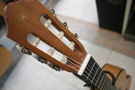 Đàn guitar Yamaha C40M