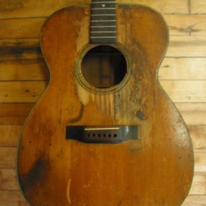 Đàn guitar cũ có nên mua hay không?
