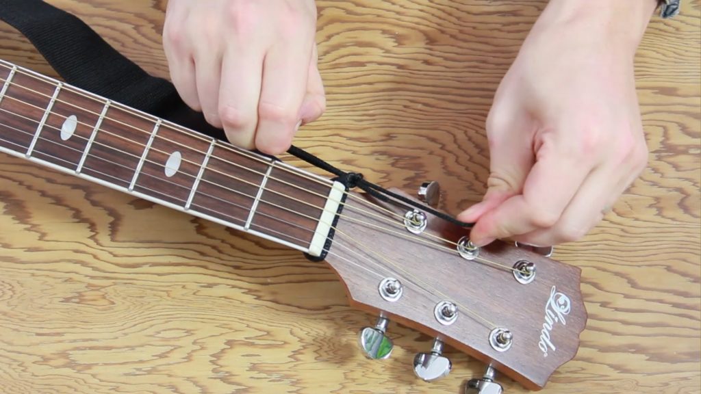 Cách lên dây đàn guitar truyền thống
