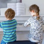 Có nên cho bé 4 tuổi học đàn piano không?