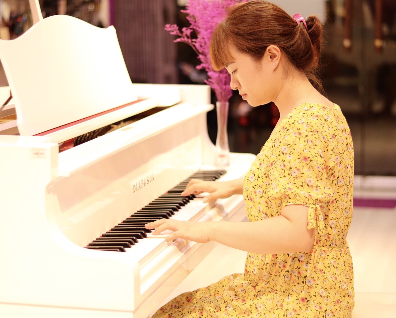 Chị em đi học piano ngày càng nhiều