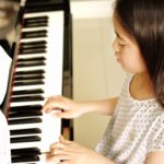 Nên cho trẻ học đàn piano từ mấy tuổi là phù hợp nhất