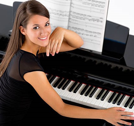 Lời Khuyên Hữu Ích Và Thông Tin Về Trường Học Piano Cho Người Lớn