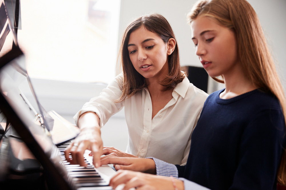 Lời Khuyên Hữu Ích Và Thông Tin Về Trường Học Piano Cho Người Lớn