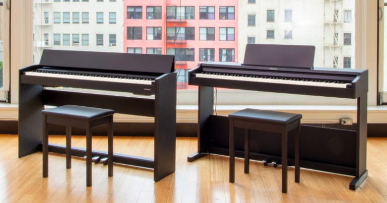 Roland F701 vs RP701