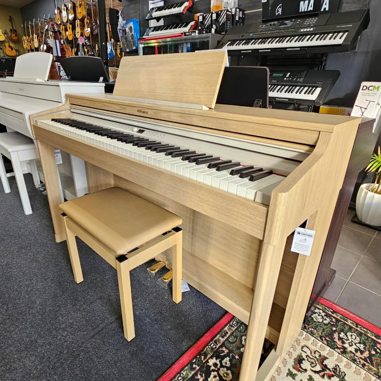 roland rp701 vs yamaha ydp165