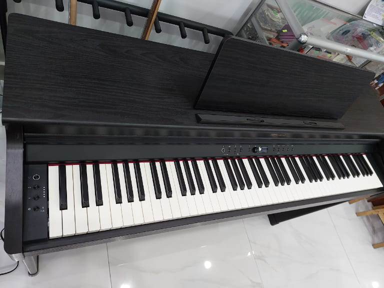 roland rp701 vs yamaha ydp165