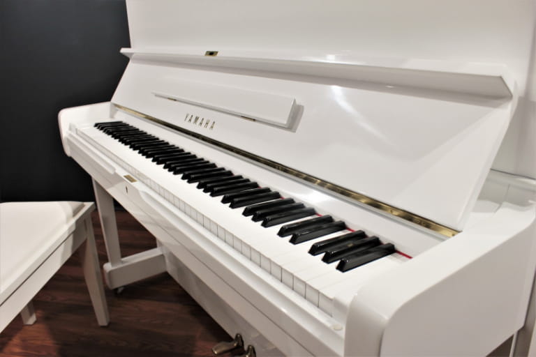 Yamaha U1J
