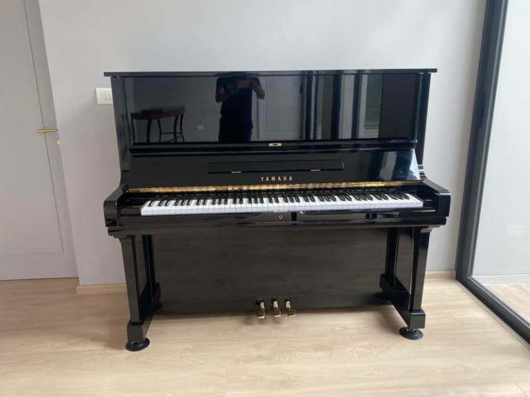 Yamaha U3