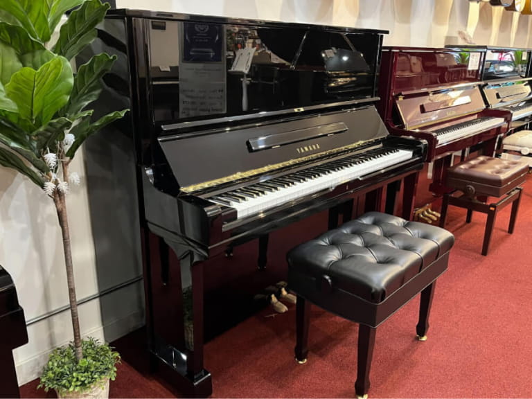 Yamaha U3