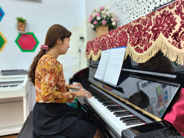 Học Piano Cho Người Đi Làm