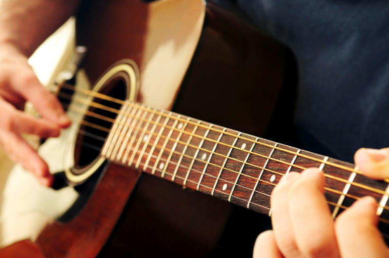 nên học guitar hay organ