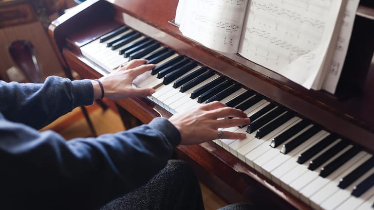 Người Lớn Nên Học Organ Hay Piano