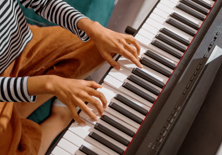Người Lớn Nên Học Organ Hay Piano